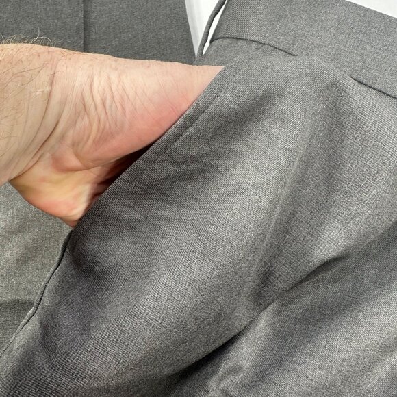 Van Heusen Men's Size 40x29 Pant Traveler Classic Fit Flat Front Gray New - Picture 16 of 16